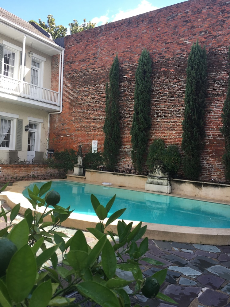 Chateau Hotel 54/60