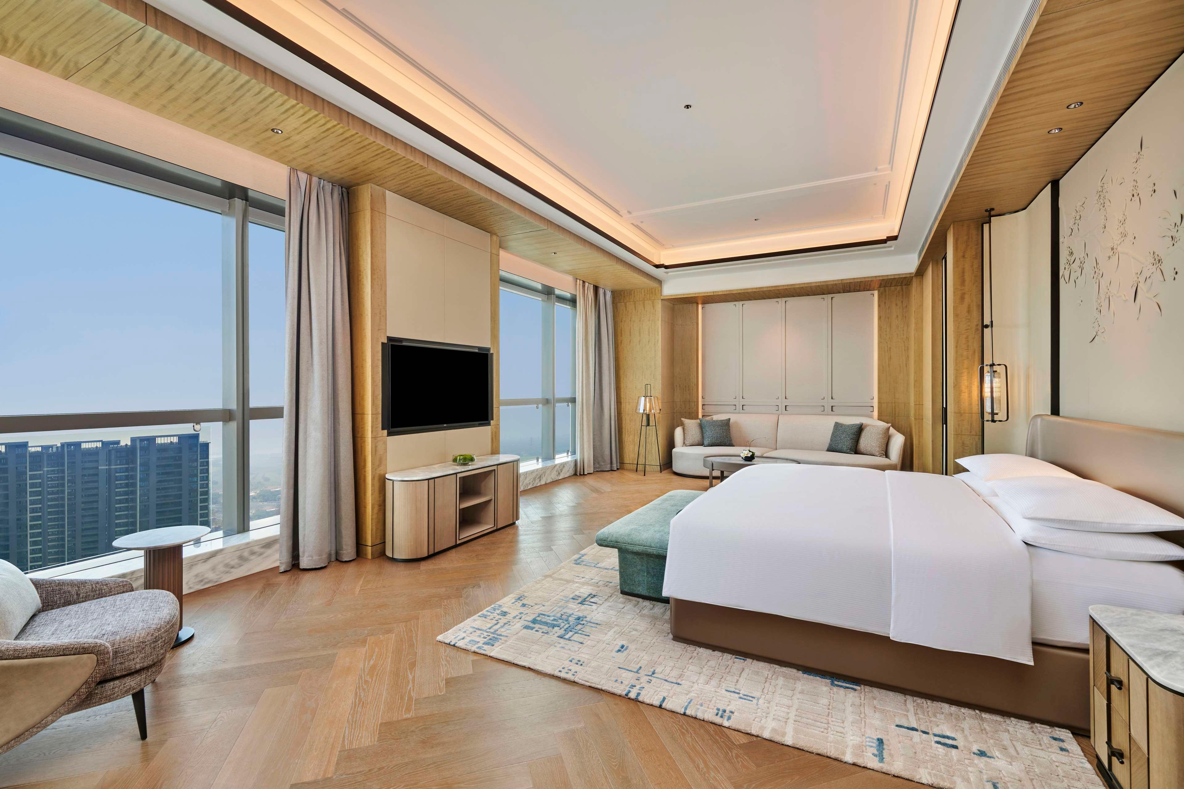 PRESIDENTIAL, SUITE, KING BED
