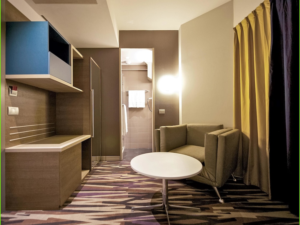 Mercure Roma Centro Colosseo 50/71