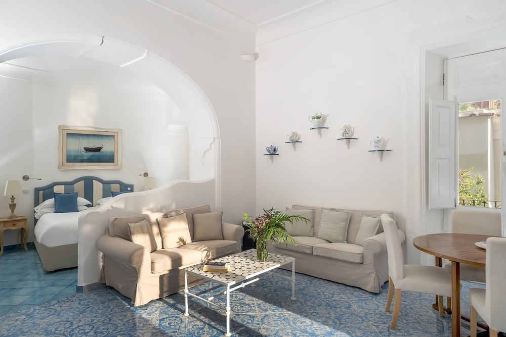 Palazzo Murat Hotel 38/57
