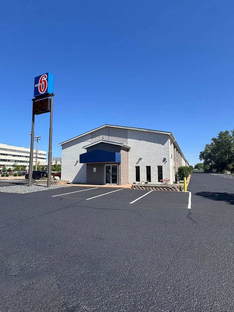 Motel6 Eau Claire, WI 39/49