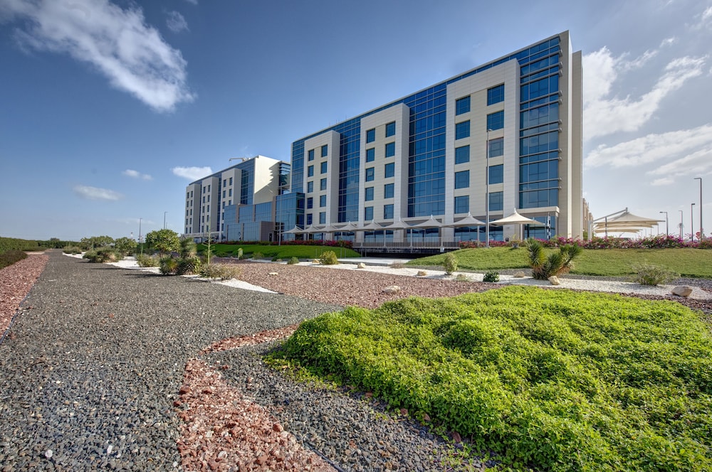 remal hotel al dhannah