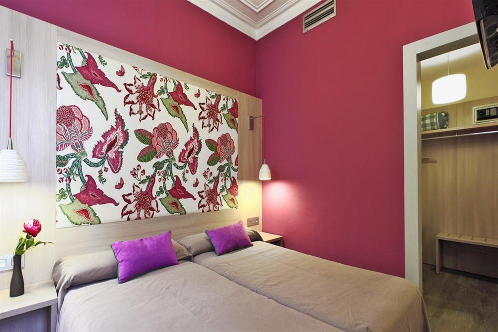Hotel Ginebra 12/39