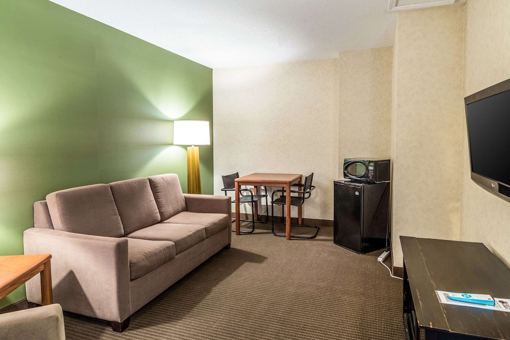 Sleep Inn & Suites Bay View Acme - Traverse City 45/68