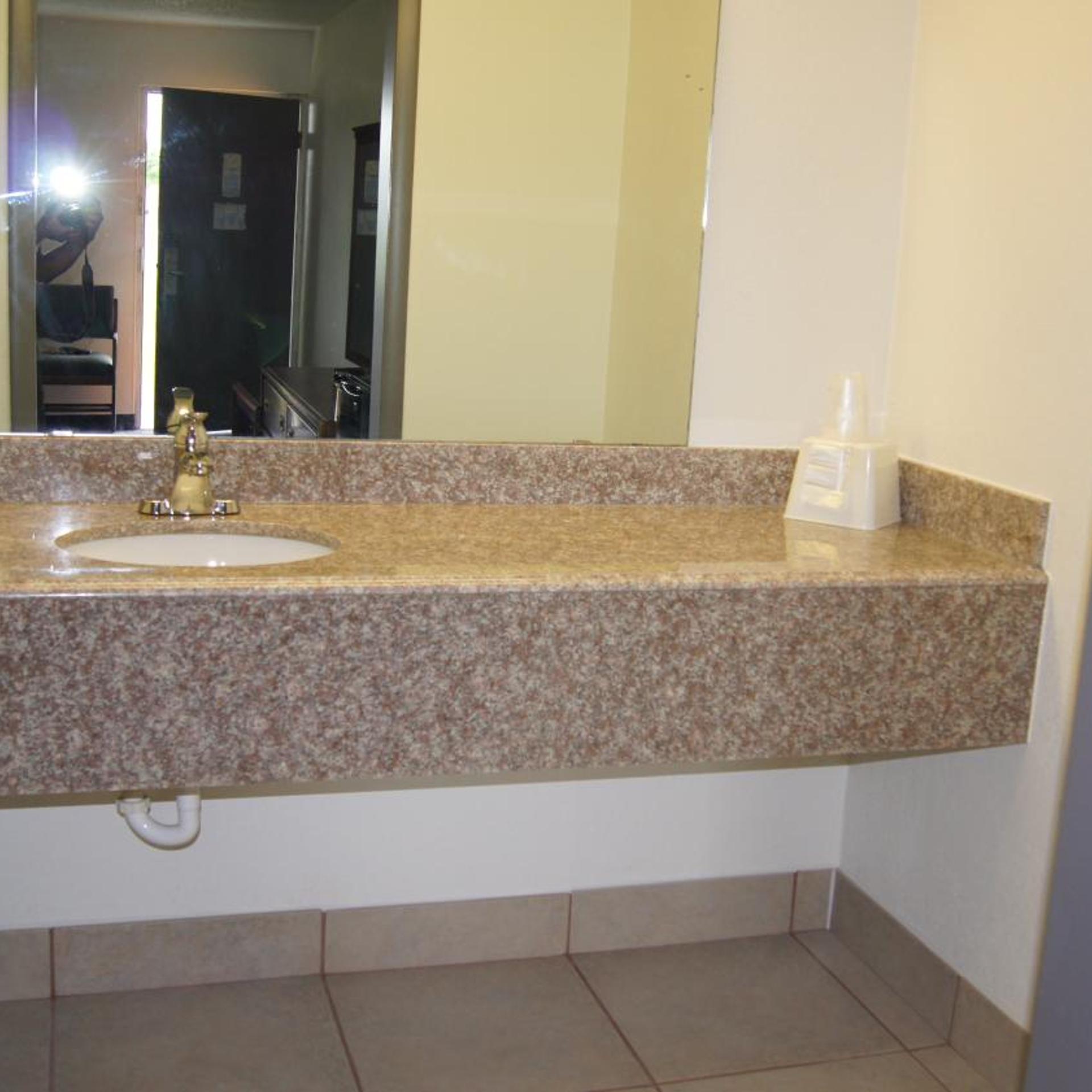Executive Inn 36/36