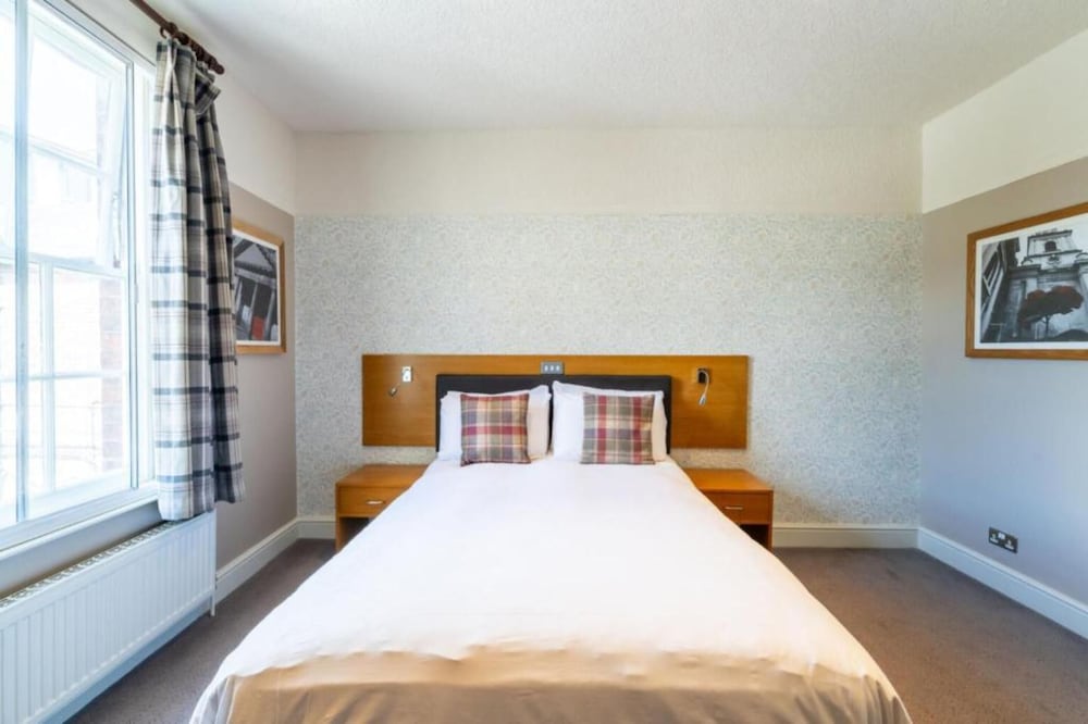 Compact, Double Bed