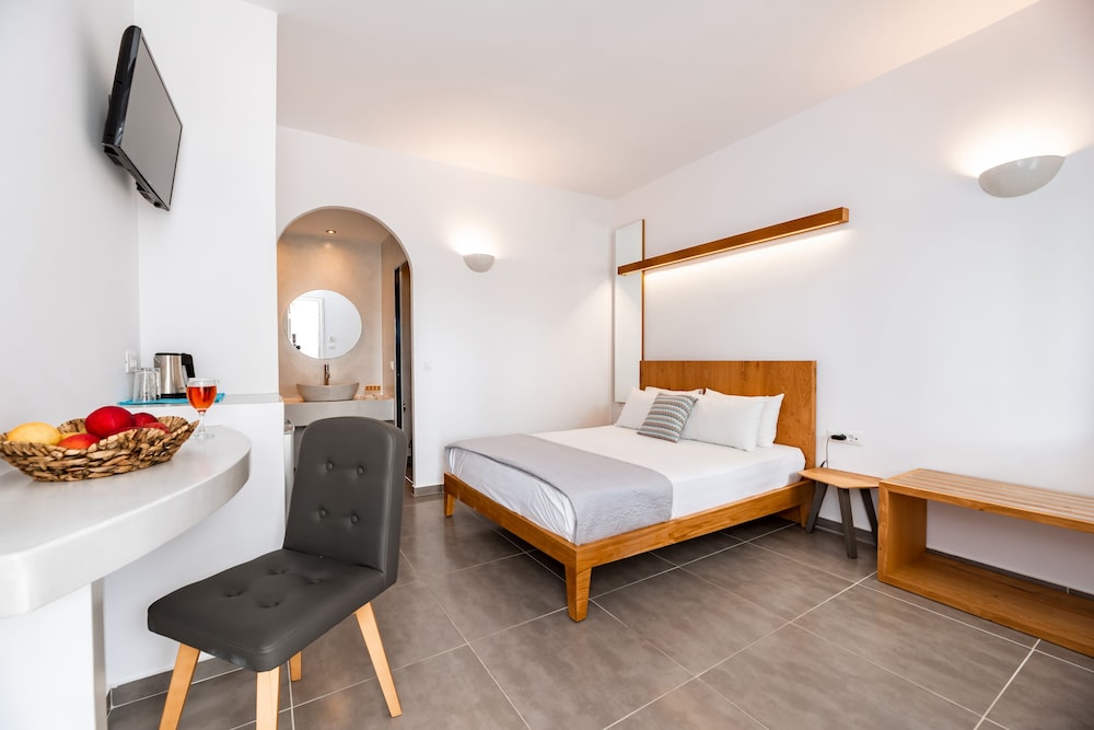 Stelios Place 4/50