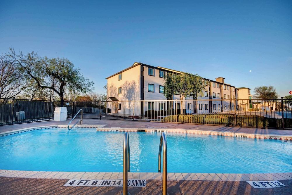 Motel6 San Antonio, TX - Sea World North 6/60