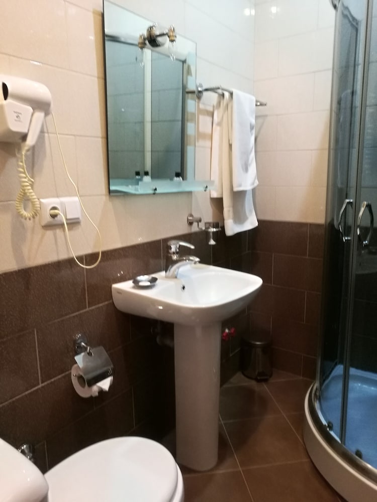 Diplomat Hotel Tbilisi 48/50