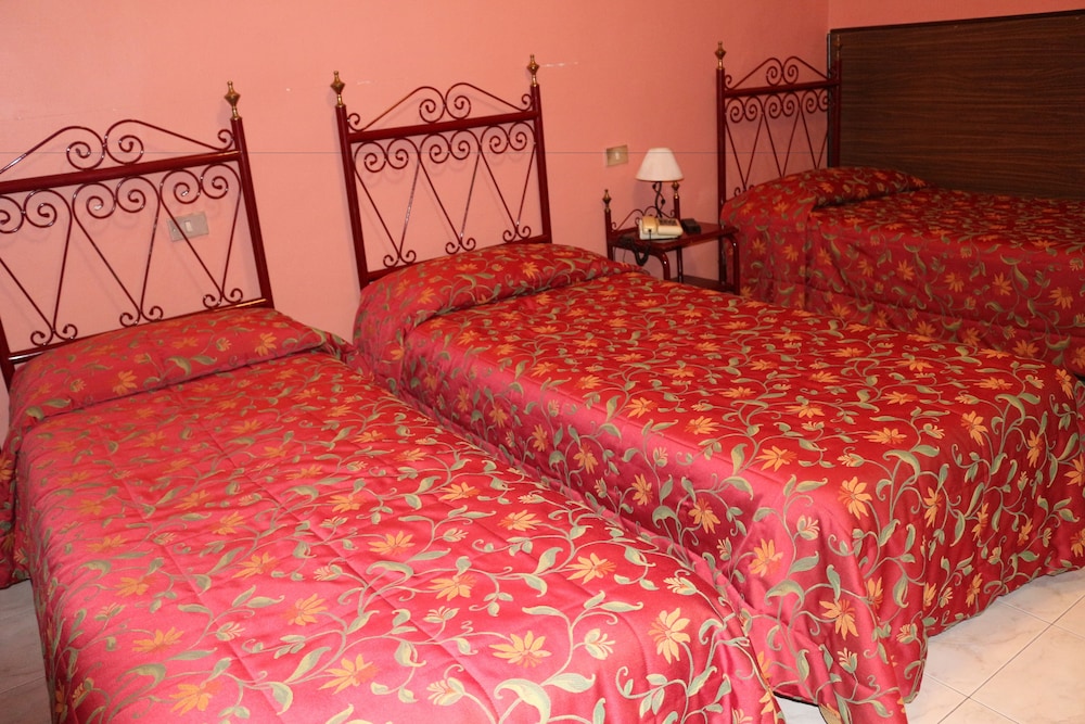 Hotel Italia 28/51