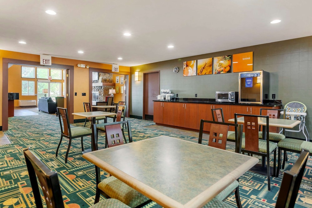 Comfort Inn Traverse City 52/59