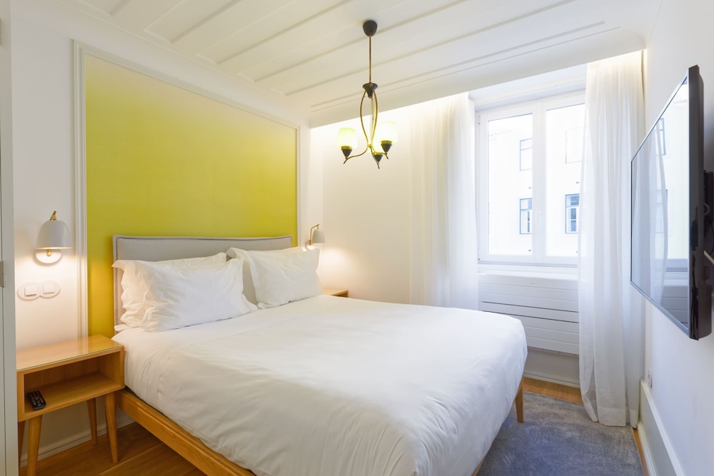 Superior, Queen Bed