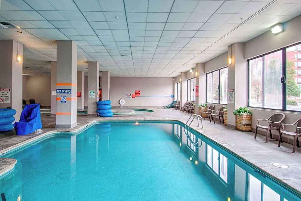 Park Tower Inn 35/55