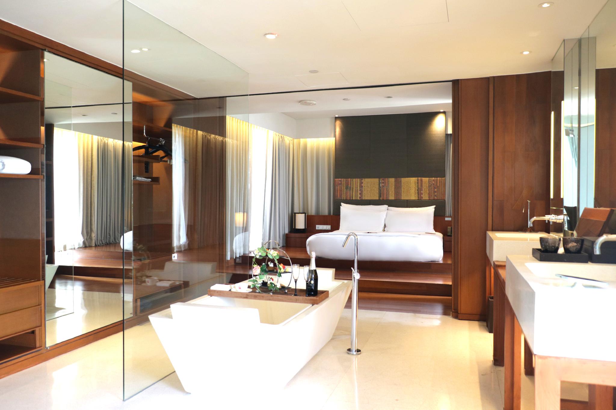 DUPLEX, SUITE