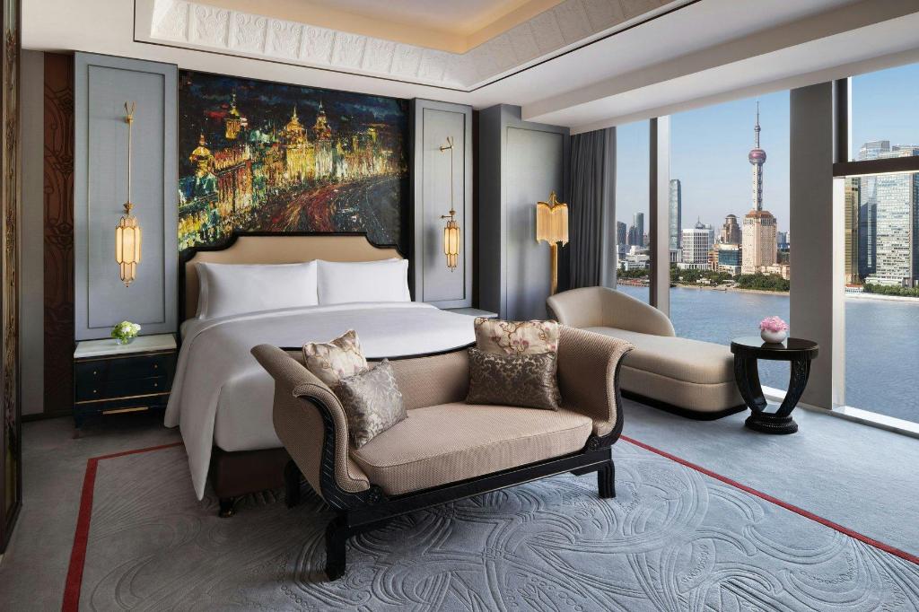Vice President, Bund, Panoramic, Suite, King Bed, with View