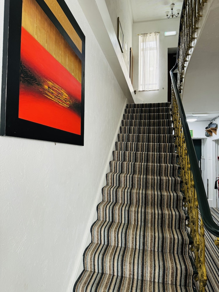 Carlton Court Hotel Eastbourne 24/49