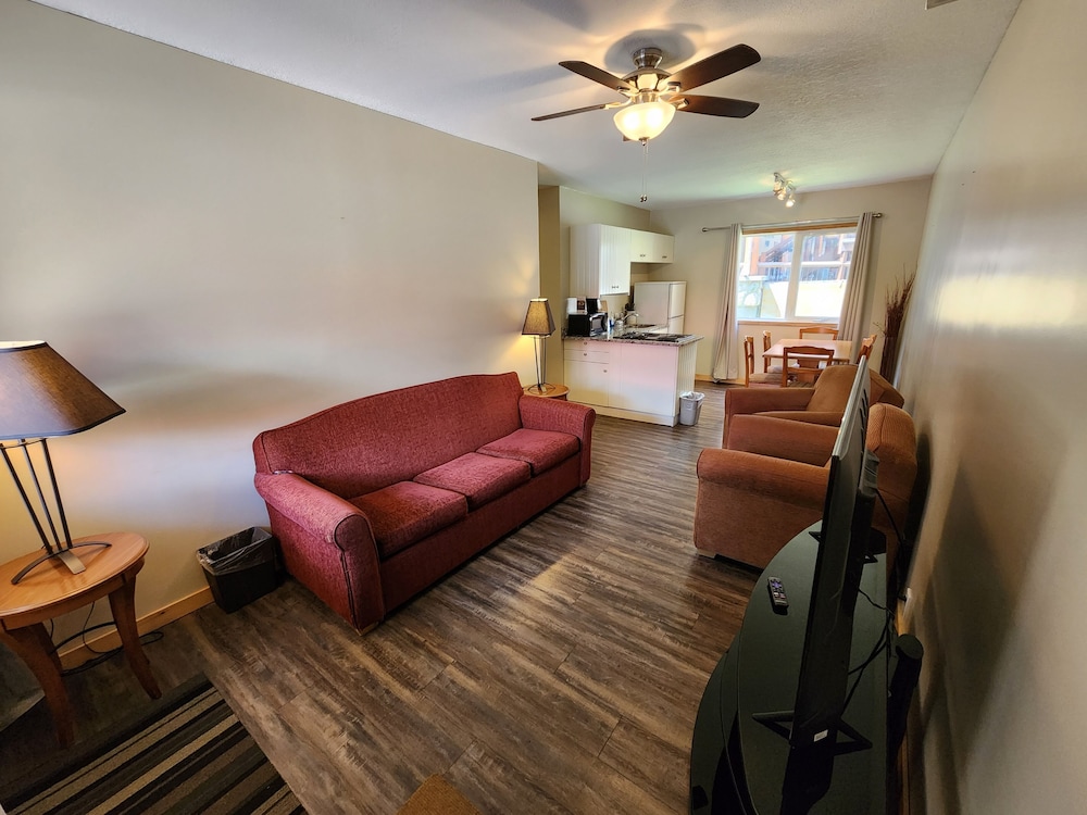 Aspen Village Inn 47/79