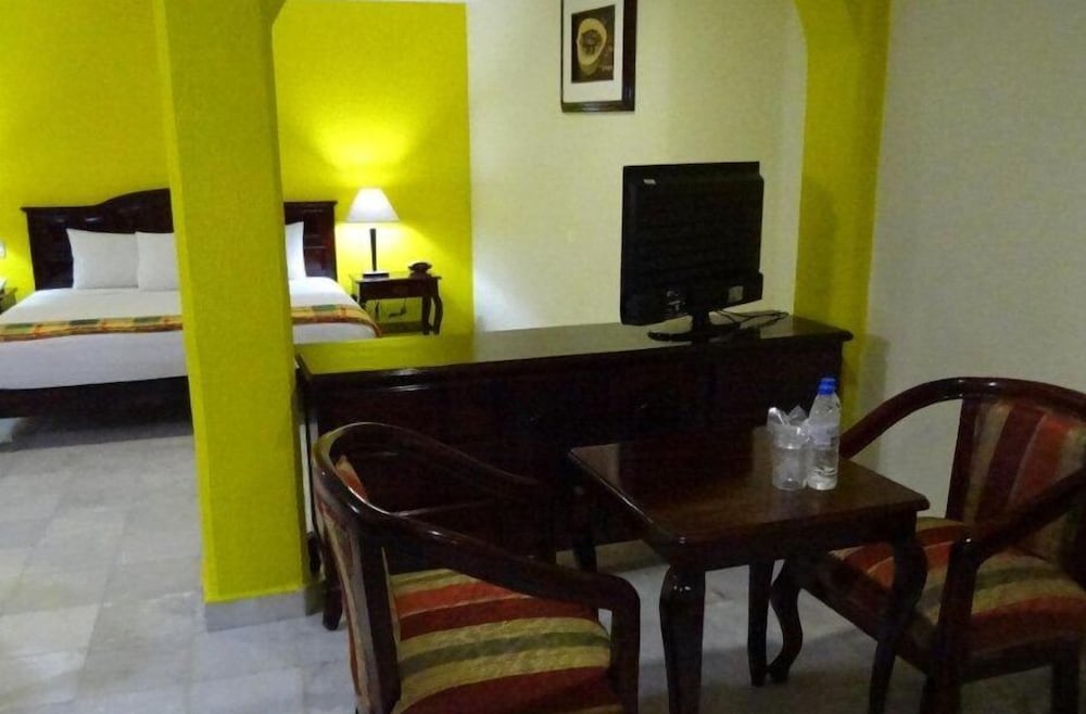 Hotel Madan Cardenas 44/51