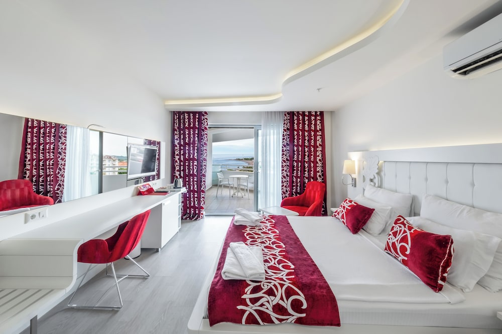 Laguna Beach Alya Resort & SPA 17/50