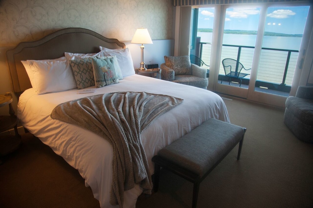 Design, Retreat, Suite, King Bed, Accessible