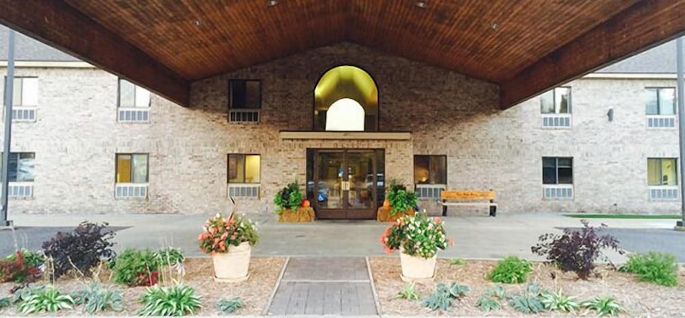 All Seasons Resort 6/49