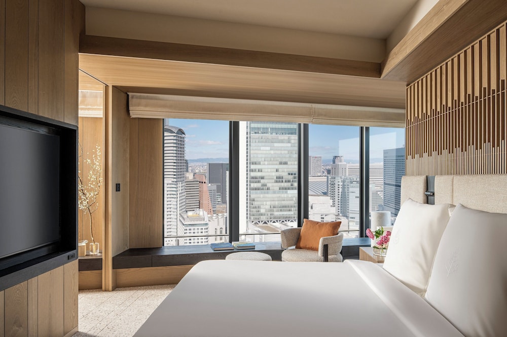 PREMIER, SUITE, CORNER