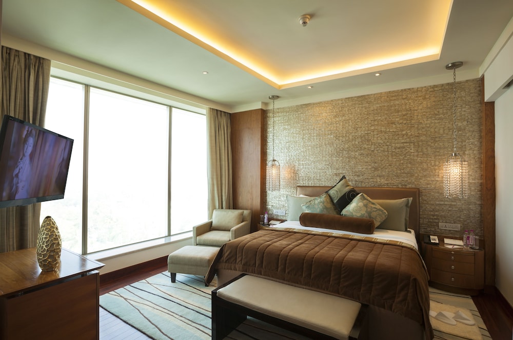 Vivanta Coimbatore 24/69
