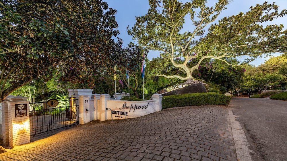 Sheppard Boutique Guesthouse 32/50