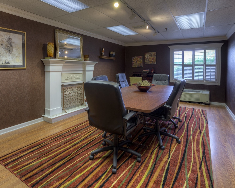 Sleep Inn & Suites West Knoxville 30/37