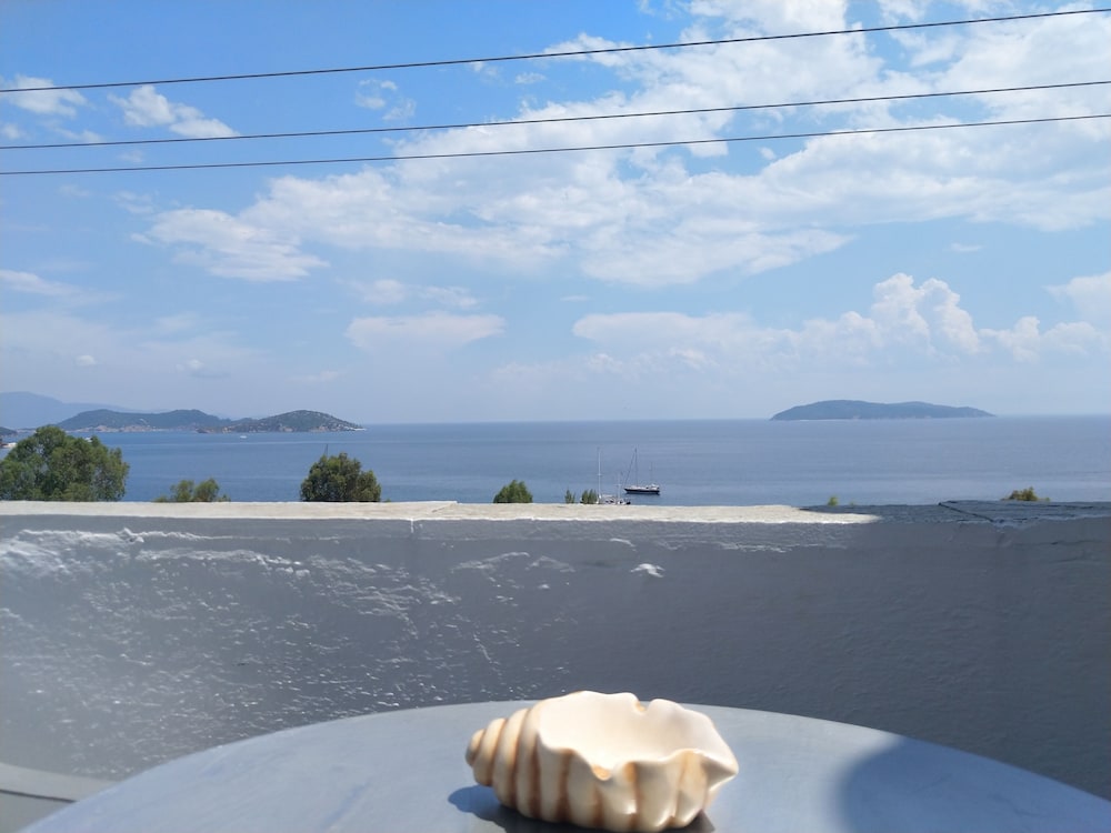 Azalea View Skiathos Studios 62/73