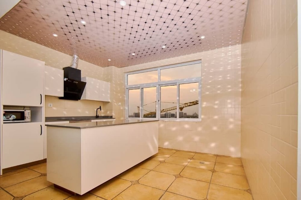 Chateau Towers Hotel Apartment 7/33