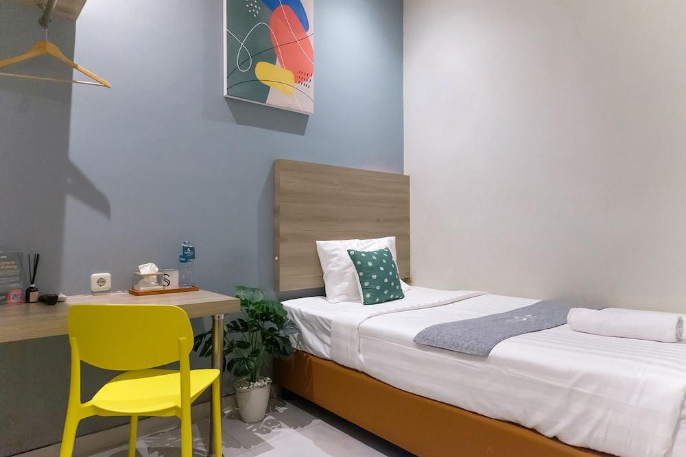 Mono Coliving Ngagel, Surabaya 7/28