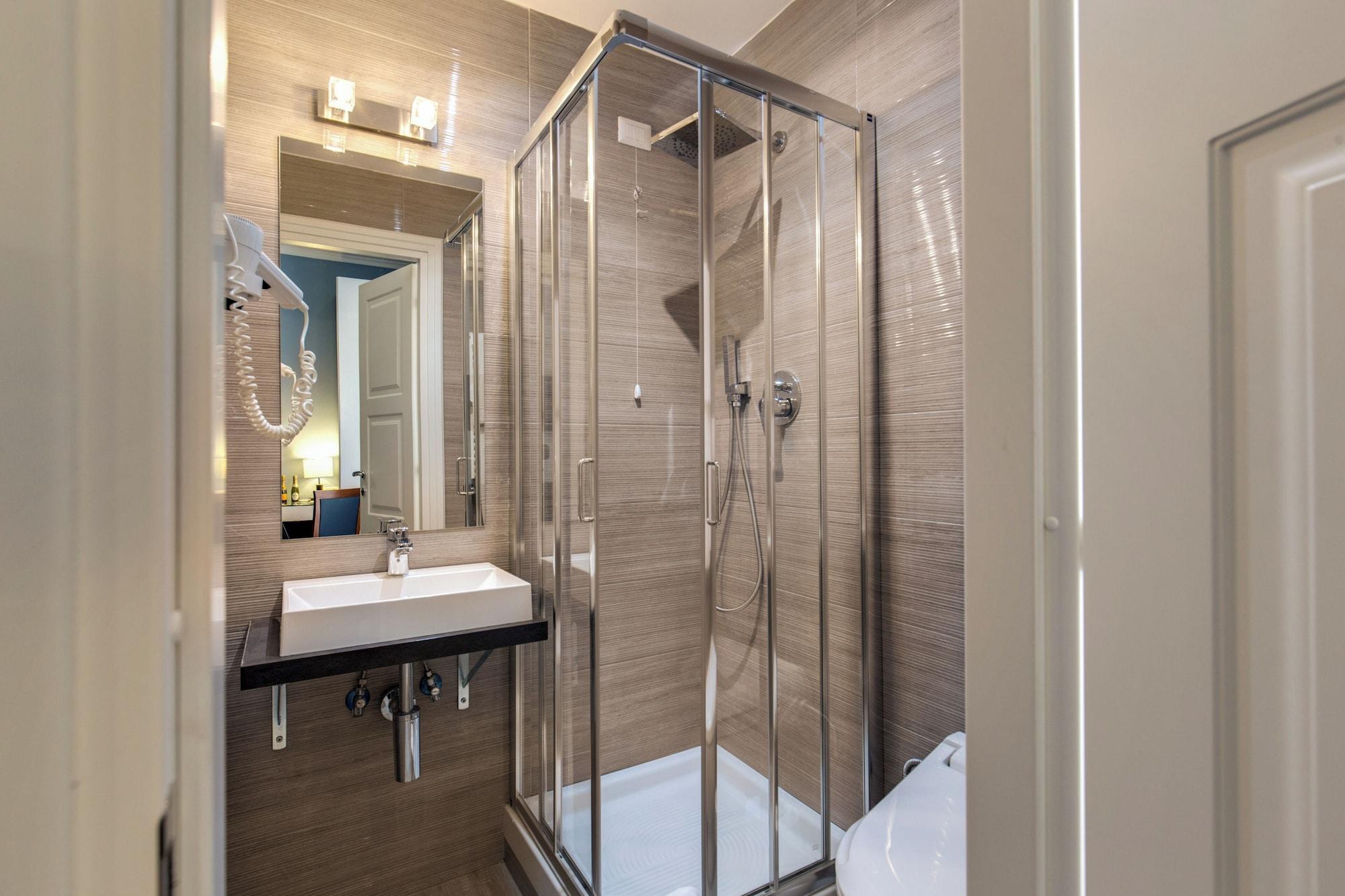 City, Double or Twin Bed