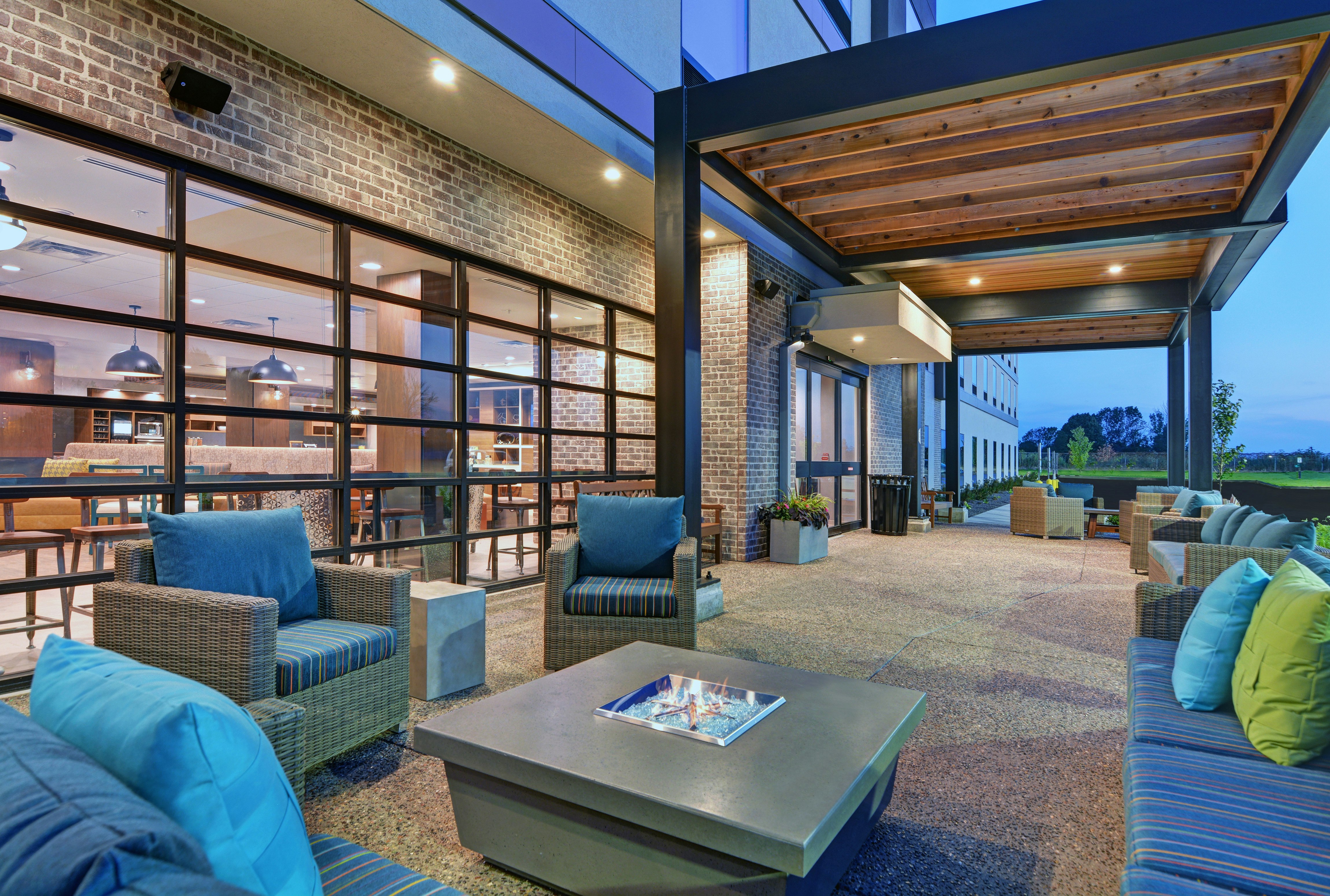 Home2 Suites By Hilton Bettendorf Quad Cities Ia 41/49