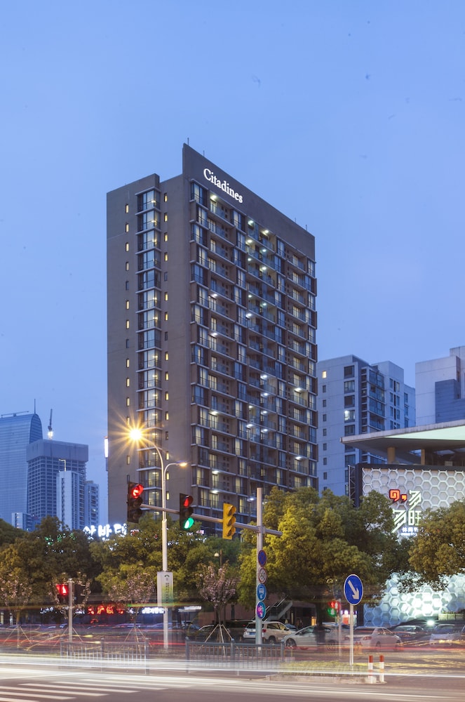 Citadines Xinghai Suzhou 1/43