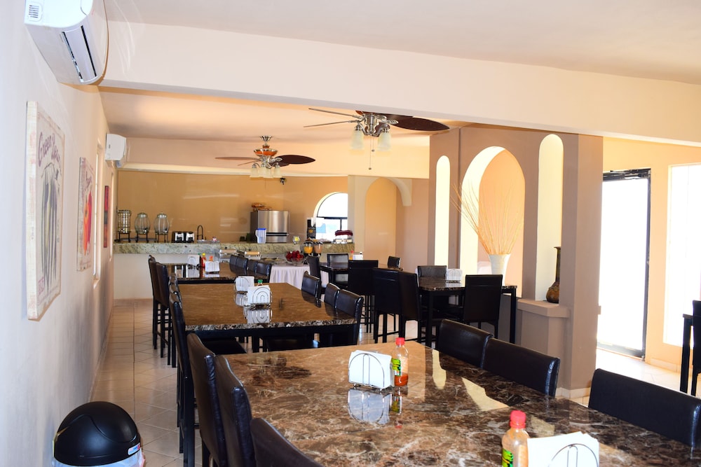 Laos Mar Hotel and Suites 26/41