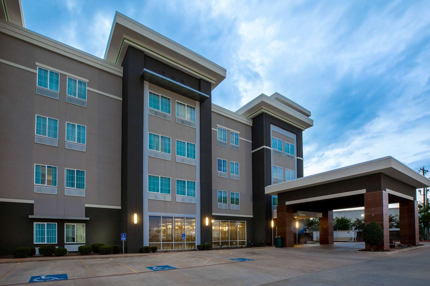 La Quinta Inn & Suites by Wyndham Durant 33/33