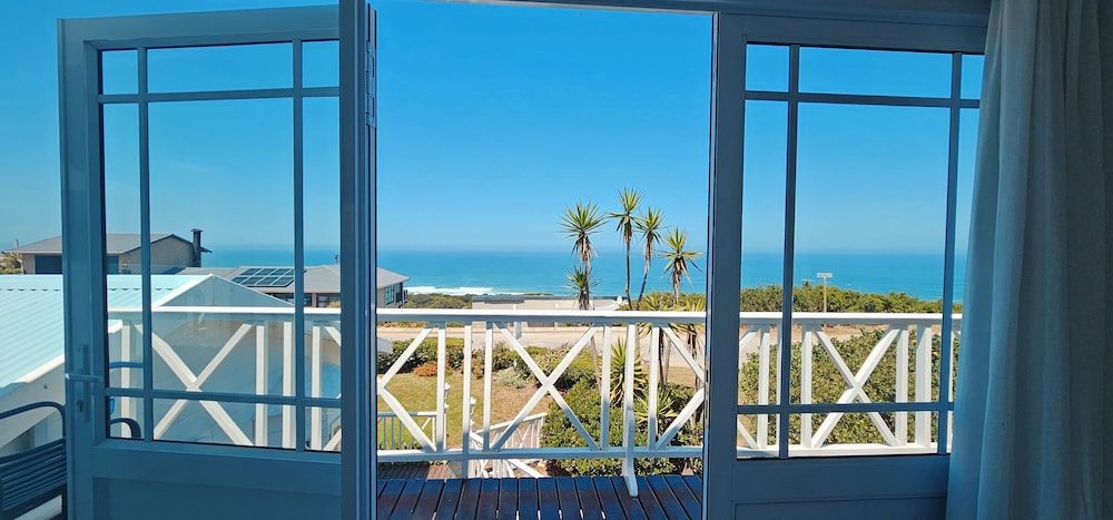 Brenton Beach House 23/50