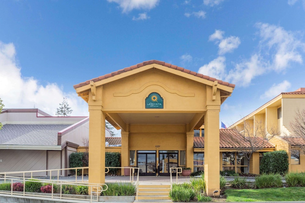 La Quinta Inn And Suites By Wyndham Redding 1/49