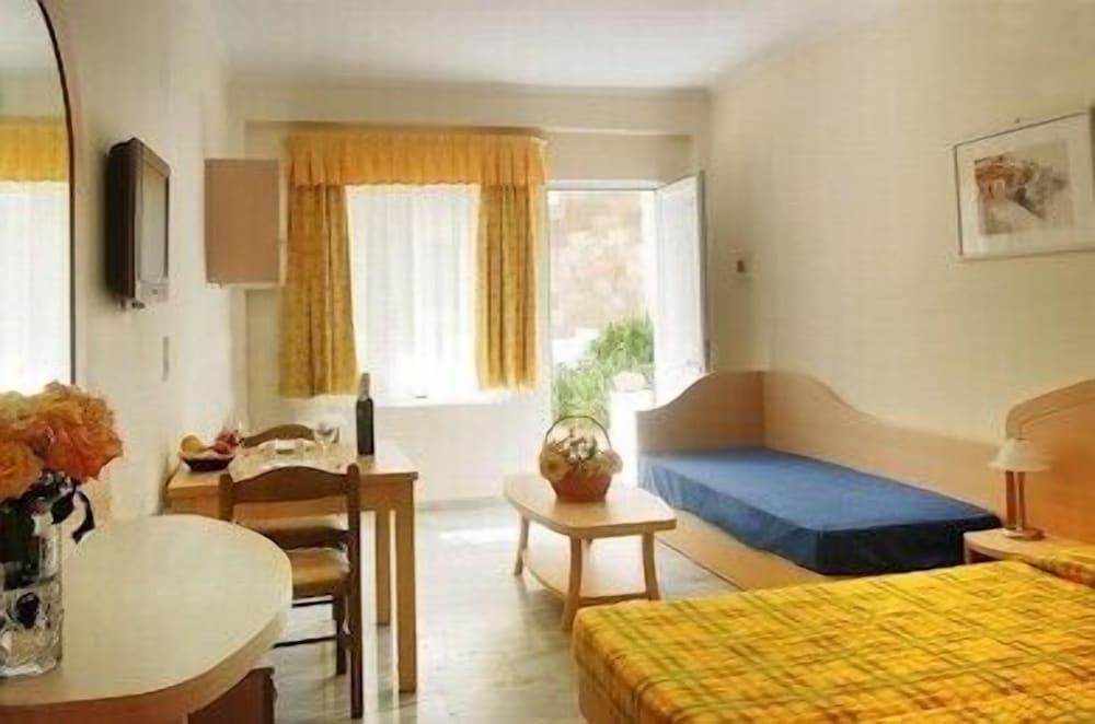 Jo-An Beach Hotel 62/93