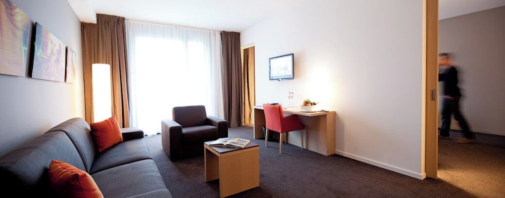 Hotel De La Source 44/63