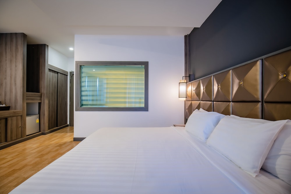 Addplus Hotel And Spa 12/27