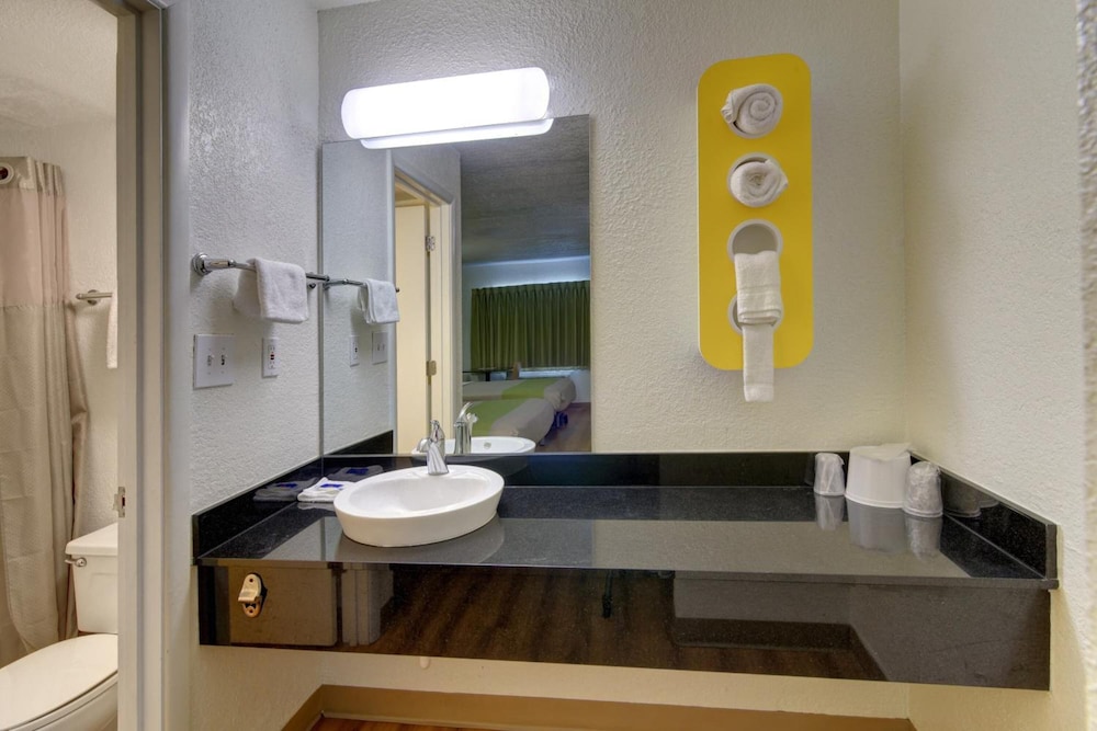 Motel6 Destin, FL 45/51