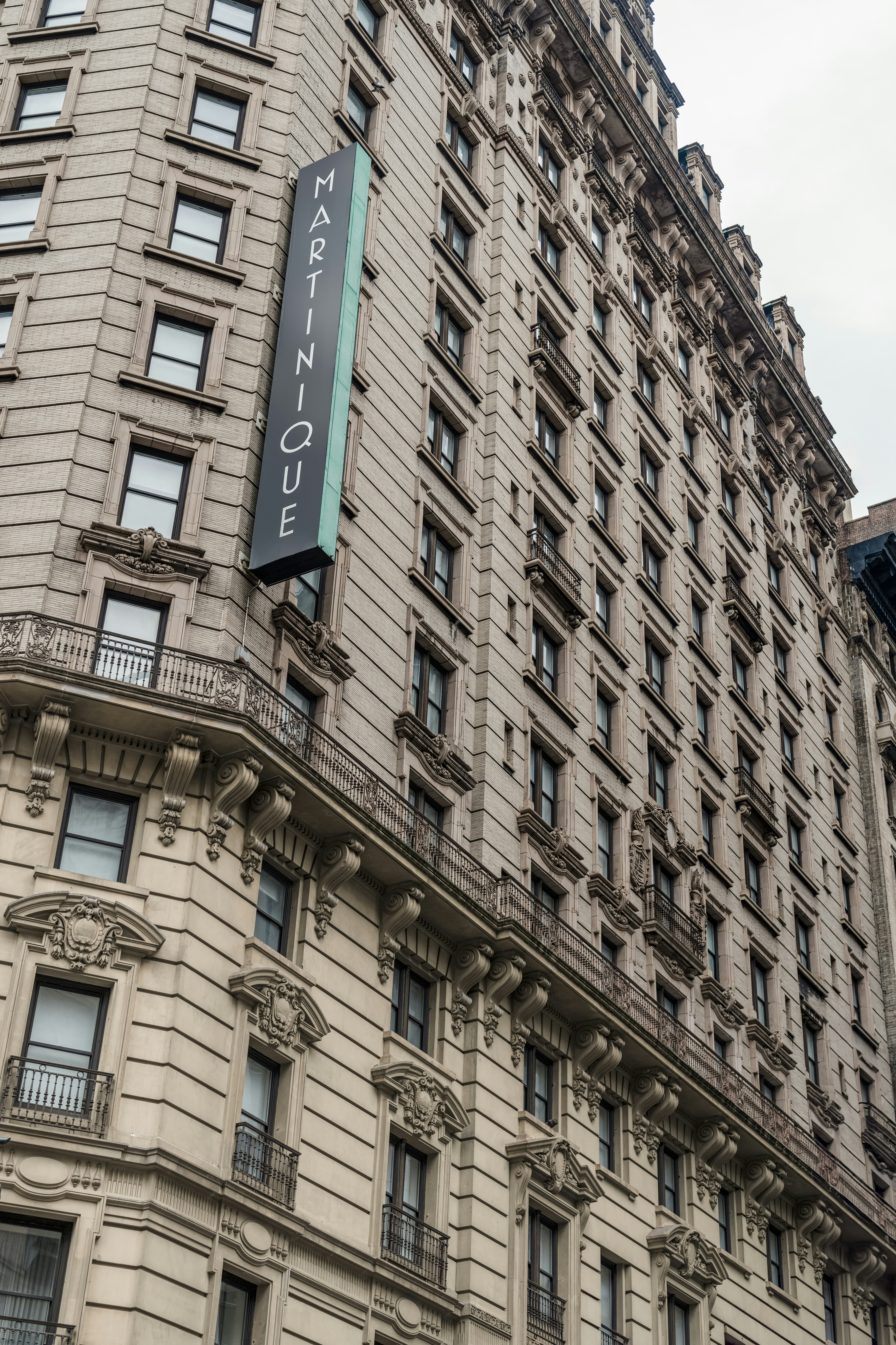 The Martinique New York On Broadway Curio Collection By Hilton 7/50