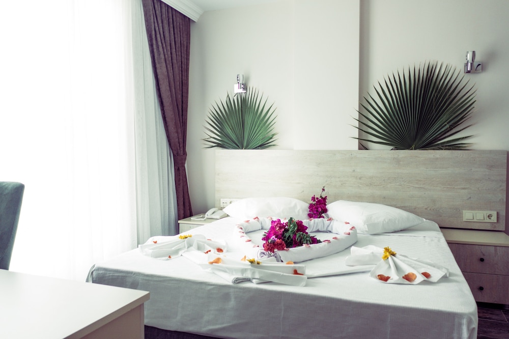 Dream Town Hotel & Restaurant 26/50