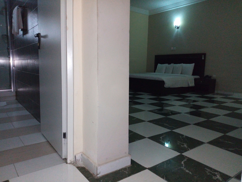 Eliata Hotel & Suites 13/18