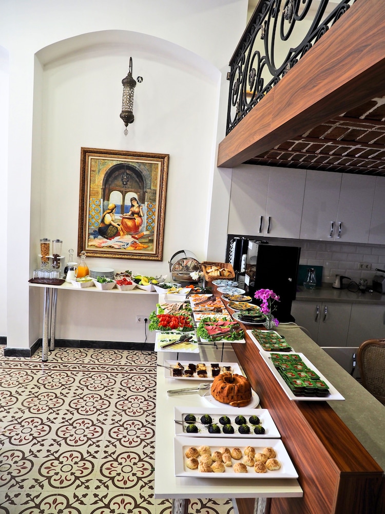 Nusret Bey Hotel 23/32