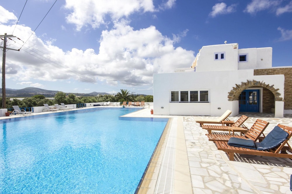 Naxos Holidays 59/64
