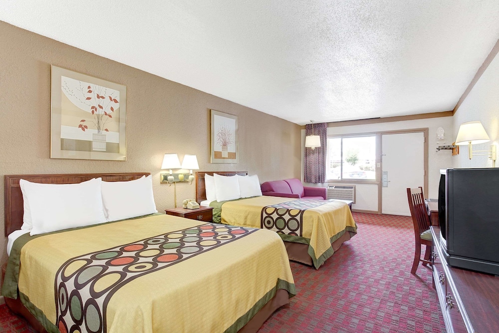 Super 8 by Wyndham Williamsburg/Historic Area 7/26