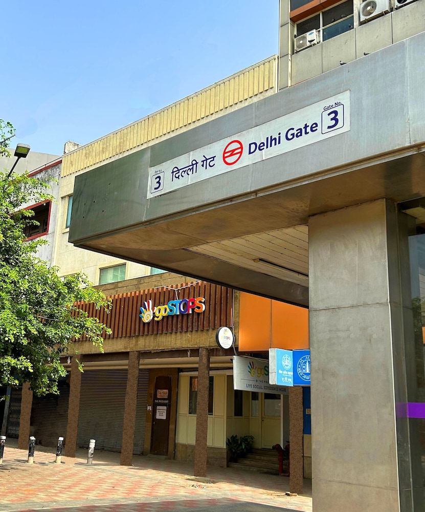 Stops Hostels- New Delhi 1/47